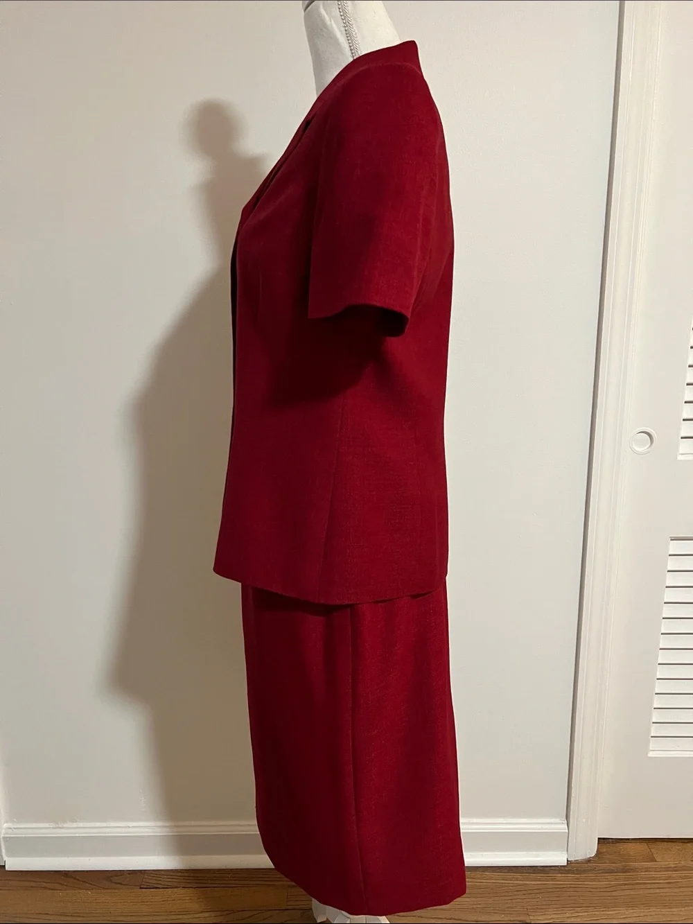Le Suit Vintage Deep Red Two-Piece Short Sleeve Pencil Skirt Suit Set